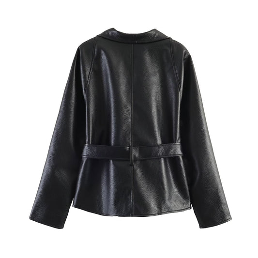 Commuting style with belt and leather jacket eprolo