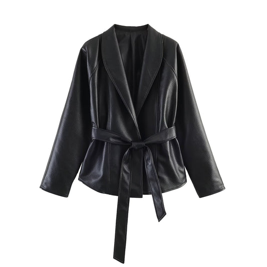 Commuting style with belt and leather jacket eprolo