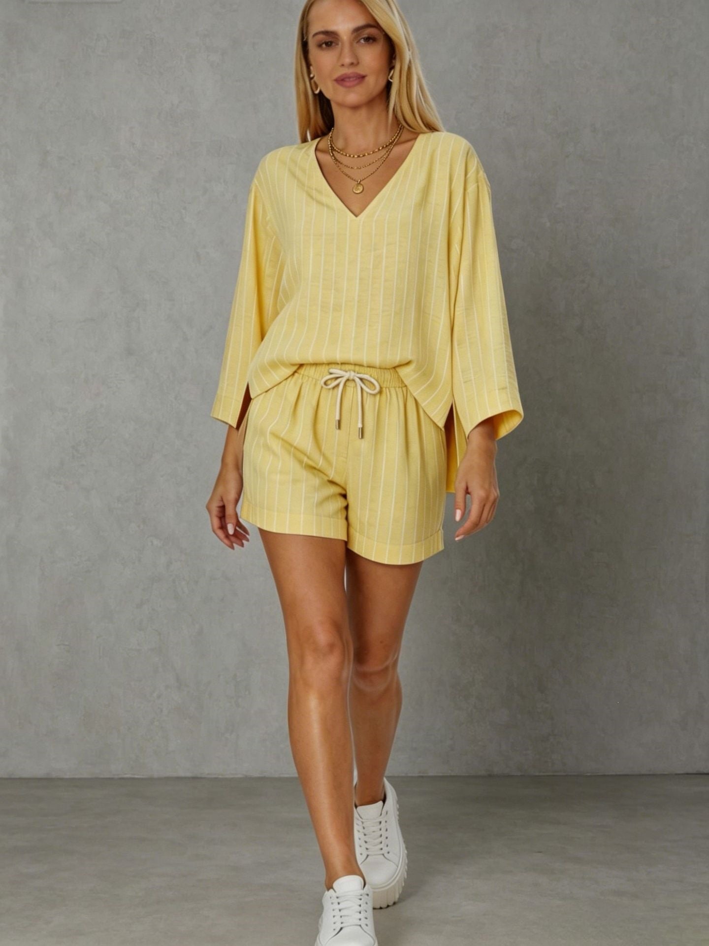Loose V-neck long sleeved shorts striped set eprolo