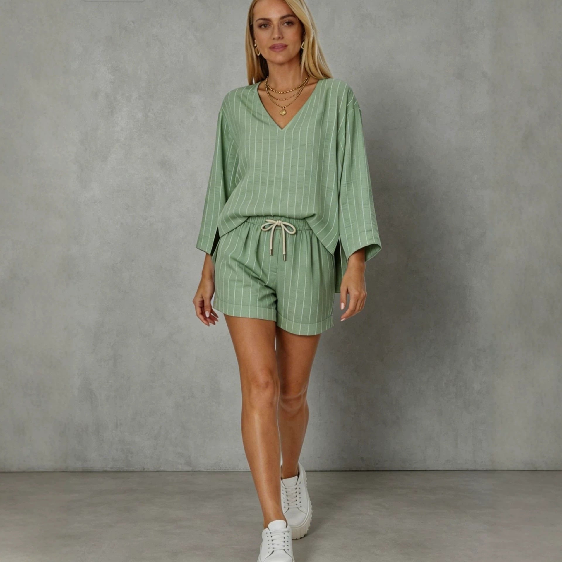 Loose V-neck long sleeved shorts striped set eprolo