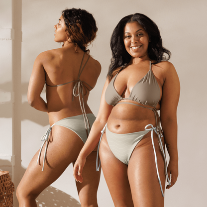SUÐR '26 String-Bikini-Unterteil – Wellen Sand NORÐR Clothing